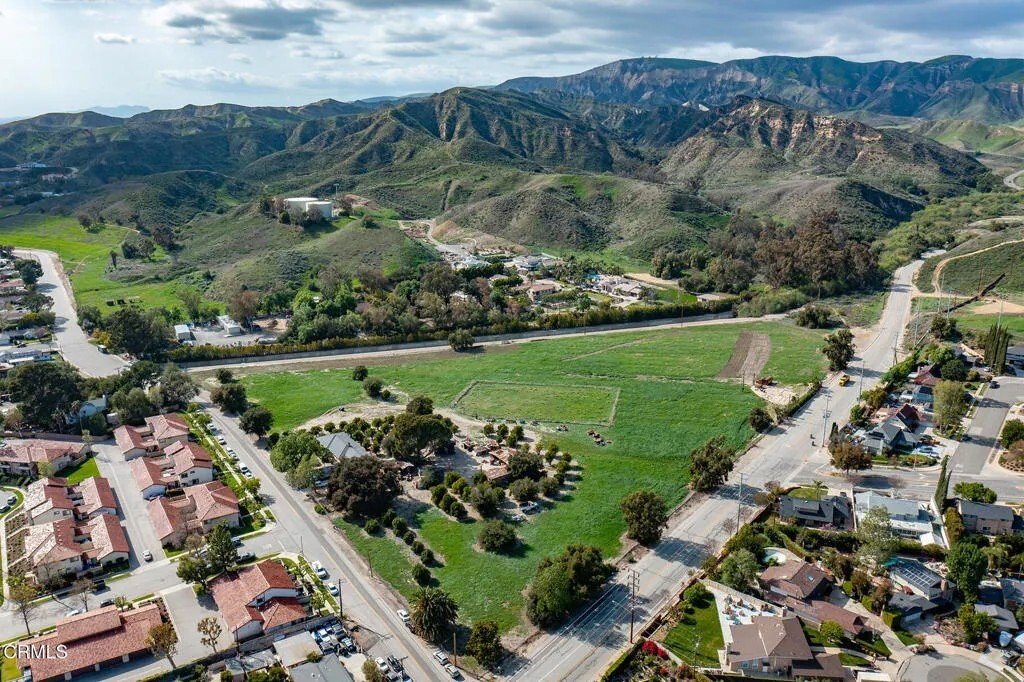 Simi Valley, California, United States 4 - 16521096