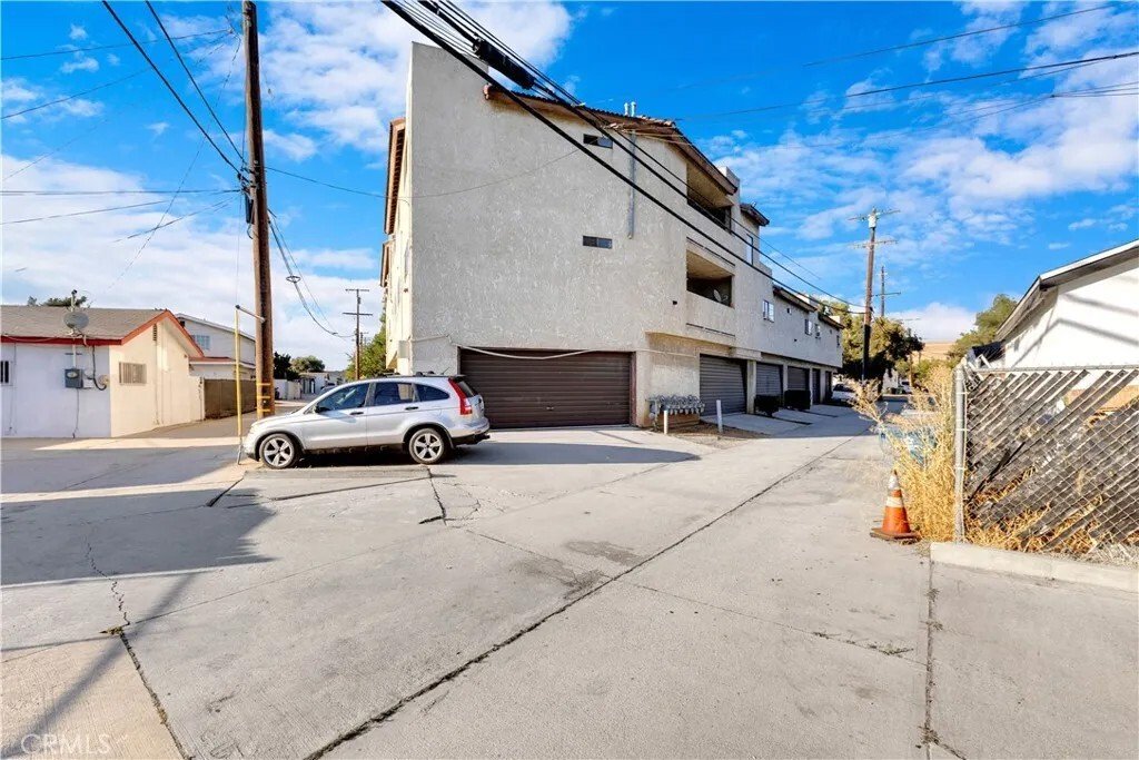 Alhambra, California, United States 2 - 16527451