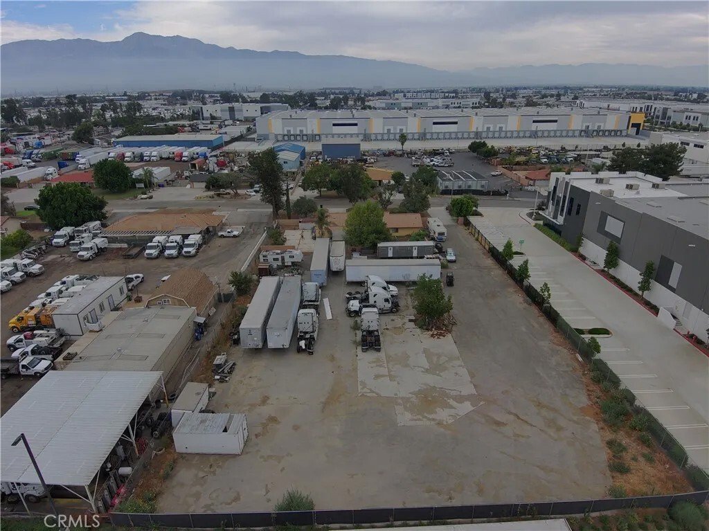 House in Fontana, California, United States 3 - 16524255