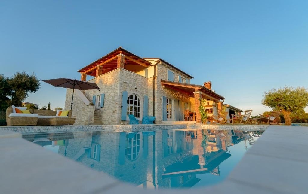Villa in Sveti Lovrec Pazenaticki, Istria County, Croatia 2 - 16530006
