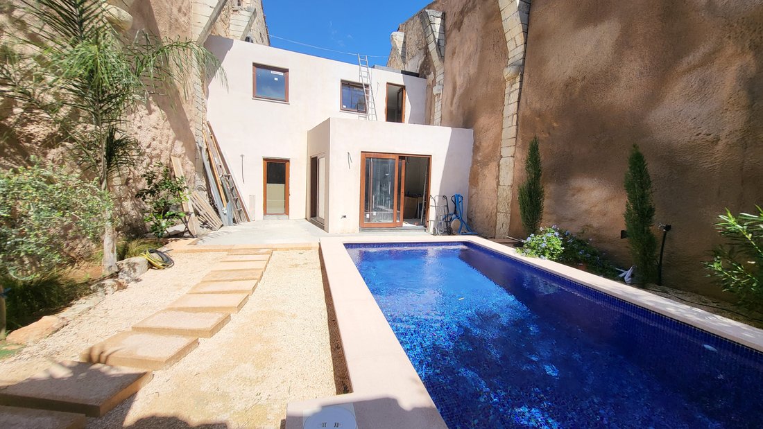 Townhouse in Binissalem, Balearic Islands, Spain 2 - 16529732