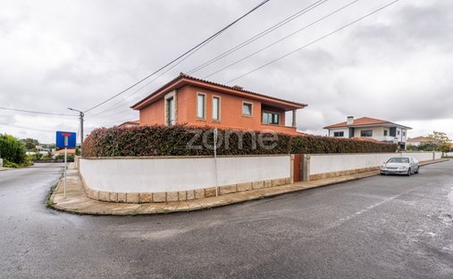 House in Ronfe, Braga, Portugal 1