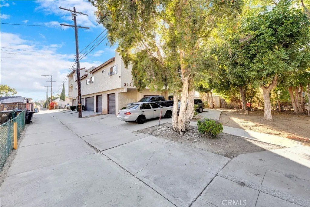 Alhambra, California, United States 1 - 16527451