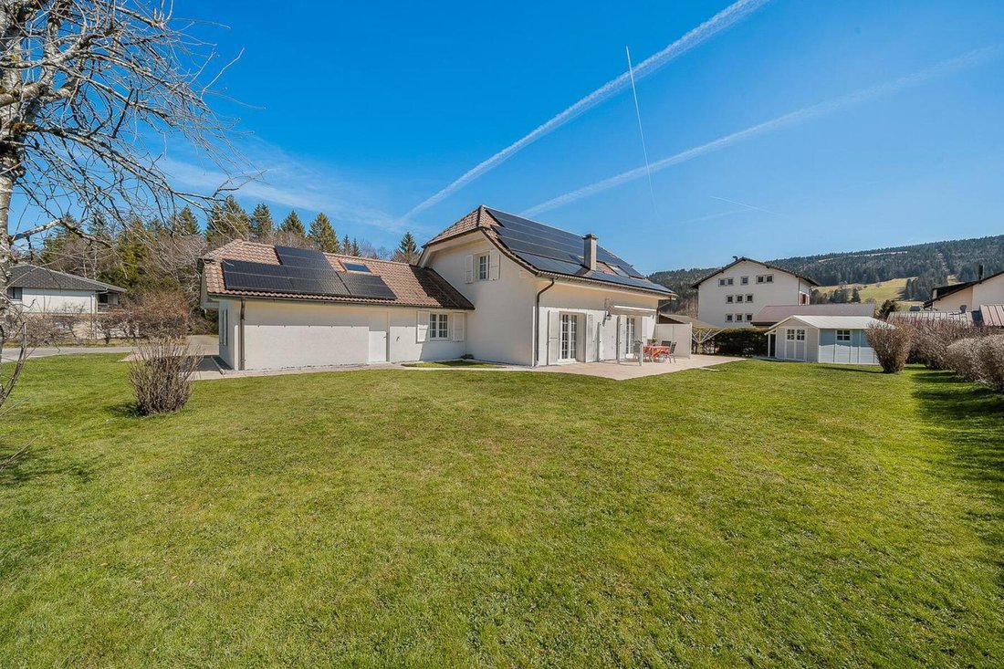 For Sale, Single Family House, 1347 Le Sentier, Réf 045072