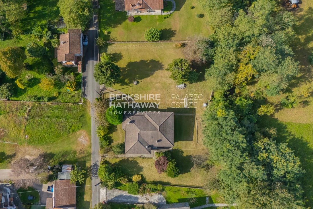 Villa in Colico Piano, Lombardy, Italy 4 - 14491367
