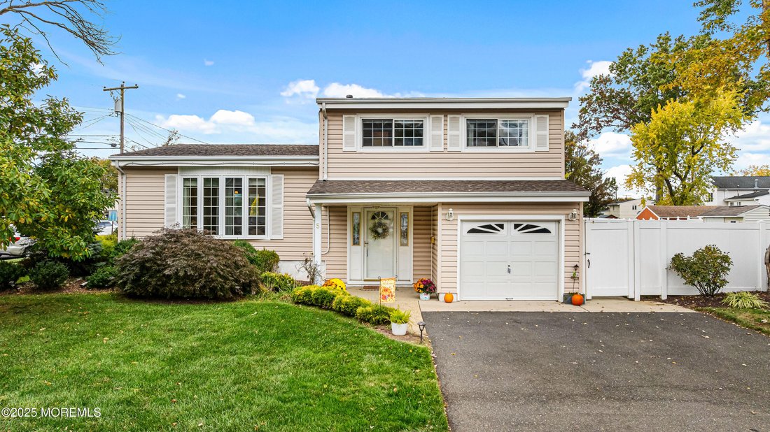 House in Old Bridge Township, New Jersey, United States 1 - 16530614
