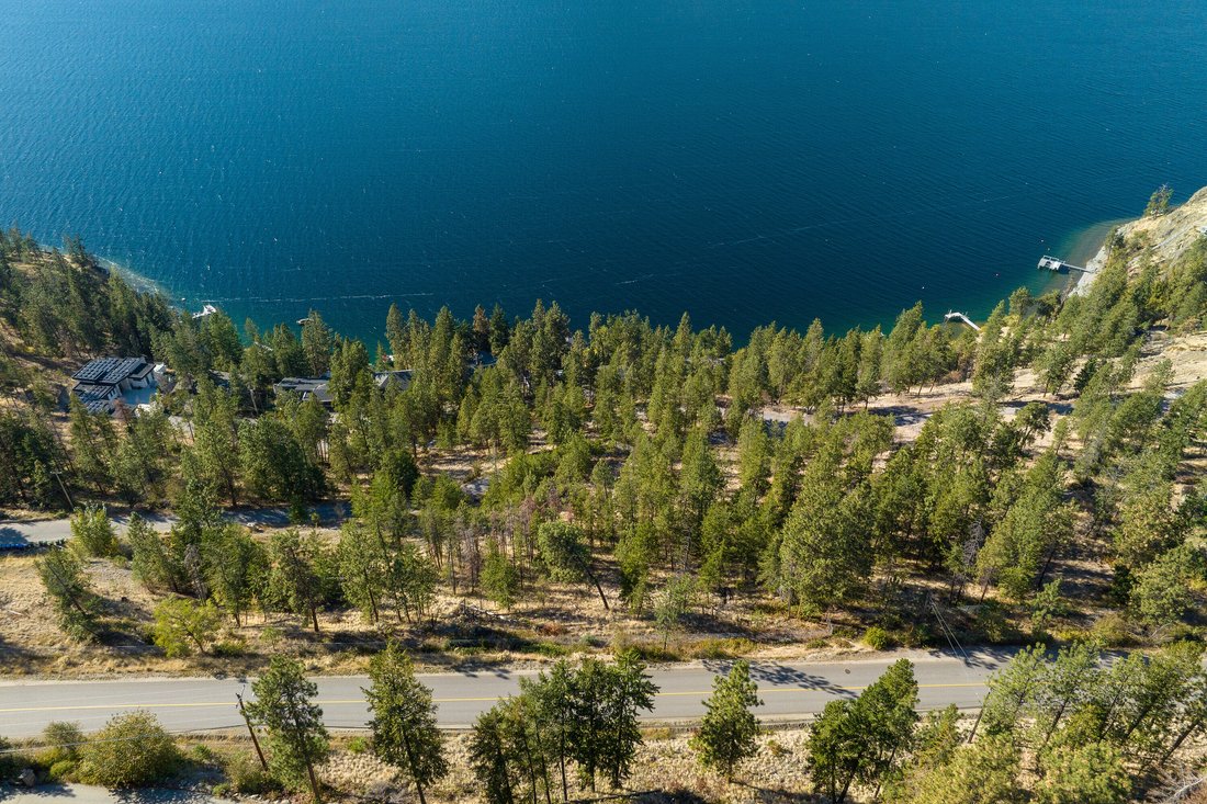 Land in Kelowna, British Columbia, Canada 3 - 16530390