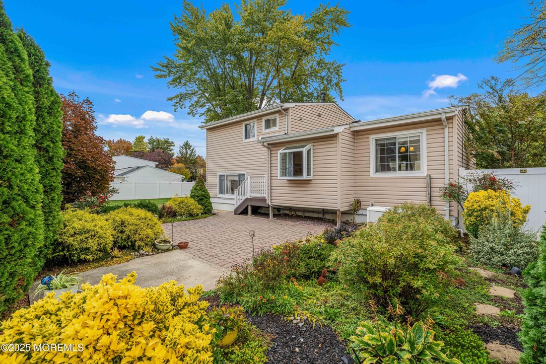 House in Old Bridge Township, New Jersey, United States 3 - 16530614