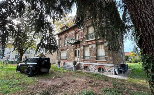 Castle for Sale in Saint-Leu-la-Forêt, Île-de-France, France