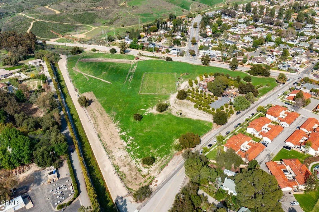 Simi Valley, California, United States 3 - 16521096