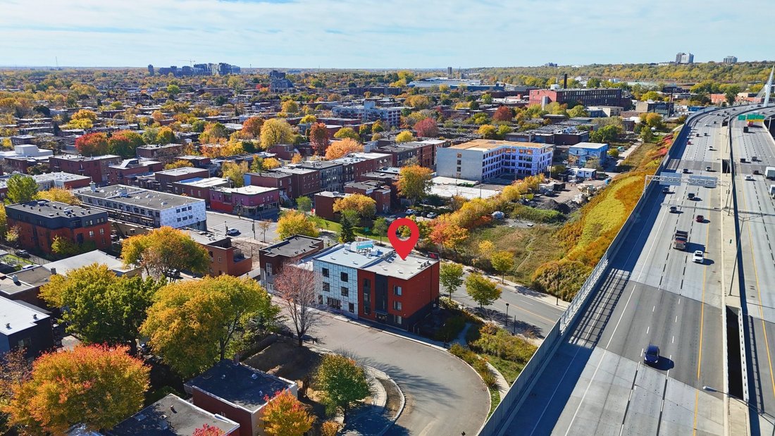 Autres à Montréal, Québec, Canada 4 - 16529535