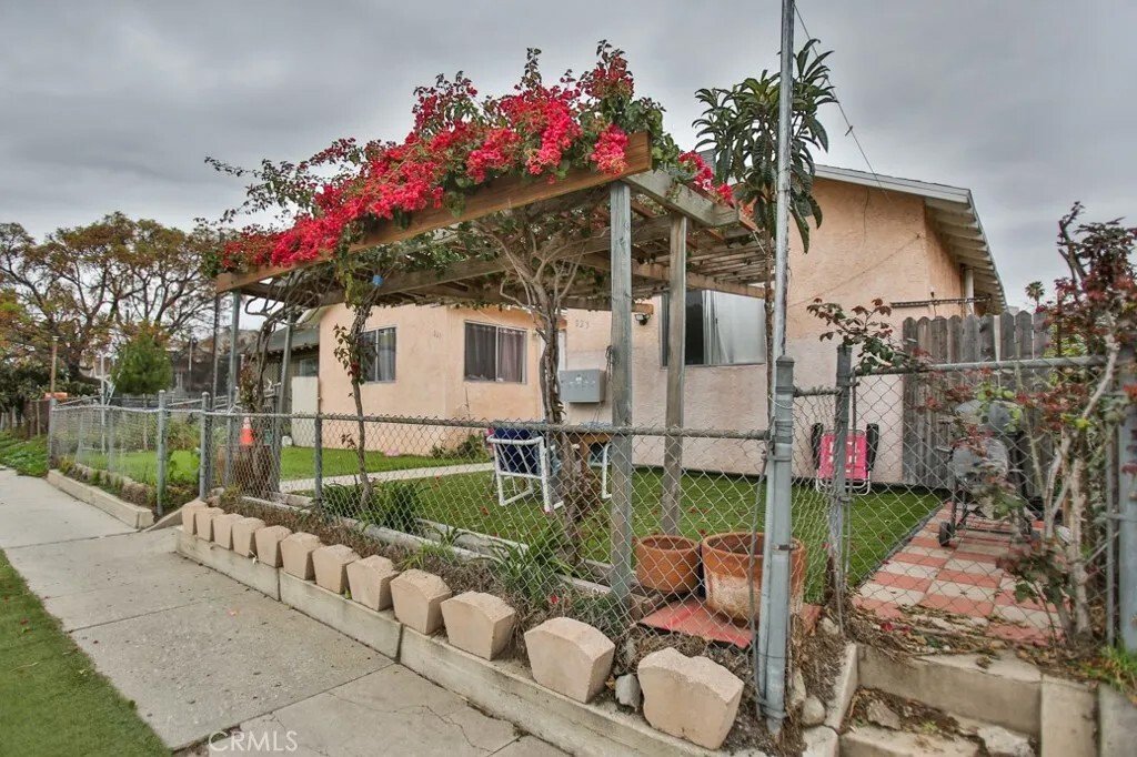 Los Angeles, California, United States 1 - 16522124