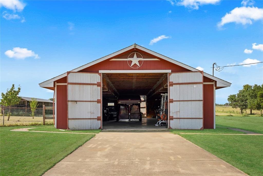 House in Cleburne, Texas, United States 5 - 16516695