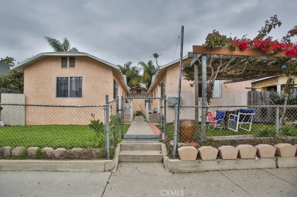 Los Angeles, California, United States 2 - 16522124