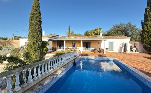 Villa in Loule (Sao Clemente), Algarve, Portugal 1