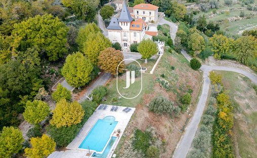 Castle for Sale in Istres, Provence-Alpes-Côte d'Azur, France