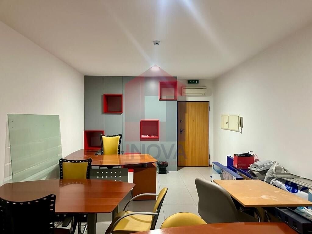 Altro a Valbom (Sao Pedro), Passo e Valbom (Sao Martinho), Braga, Portogallo 2 - 12912923