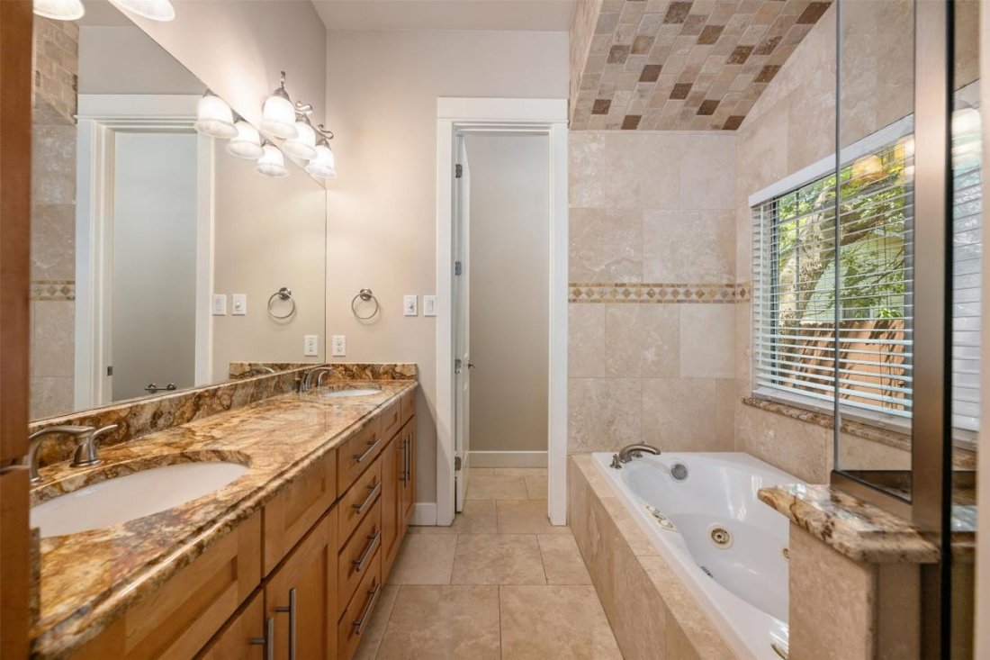 House in Austin, Texas, United States 5 - 16531687
