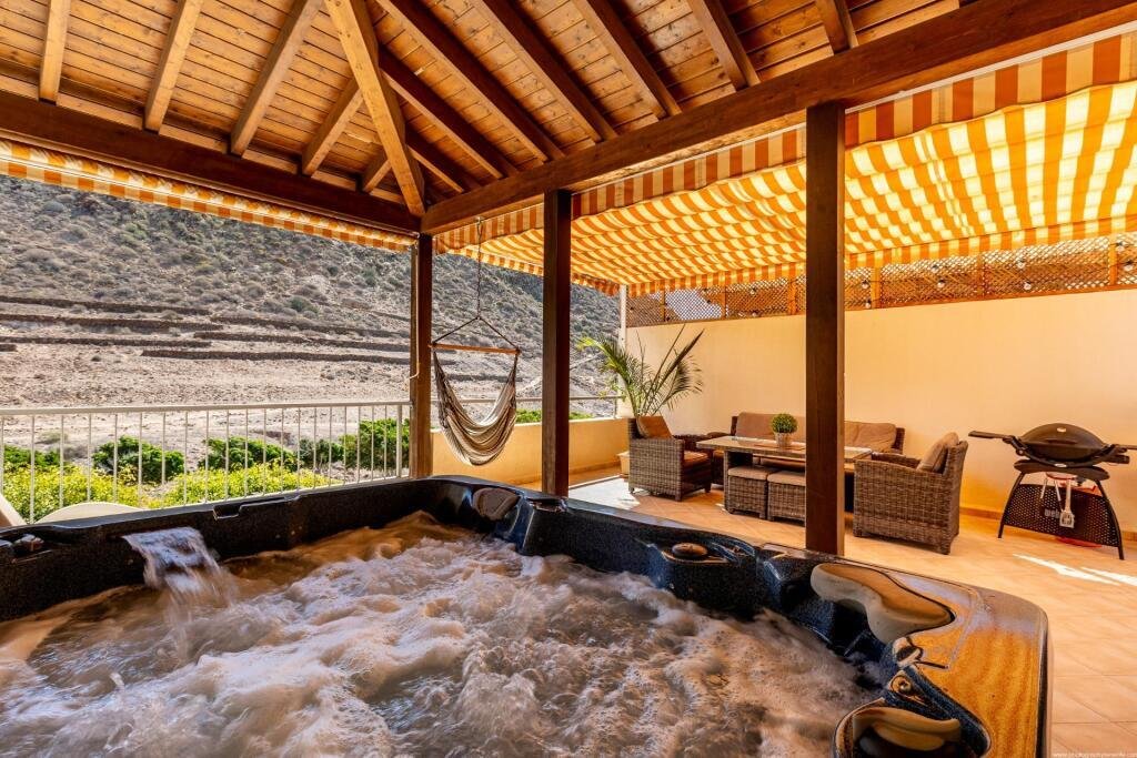 House in Los Cristianos, Canary Islands, Spain 2 - 16531387