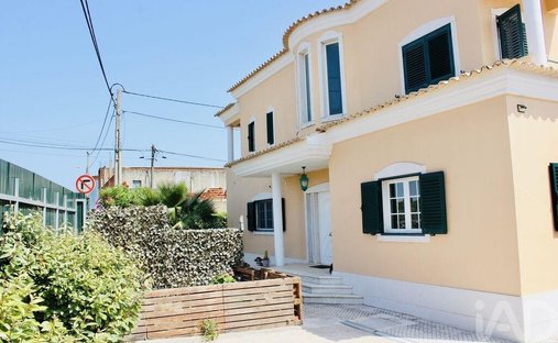 Townhouse in Alhos Vedros, Setubal, Portugal 1