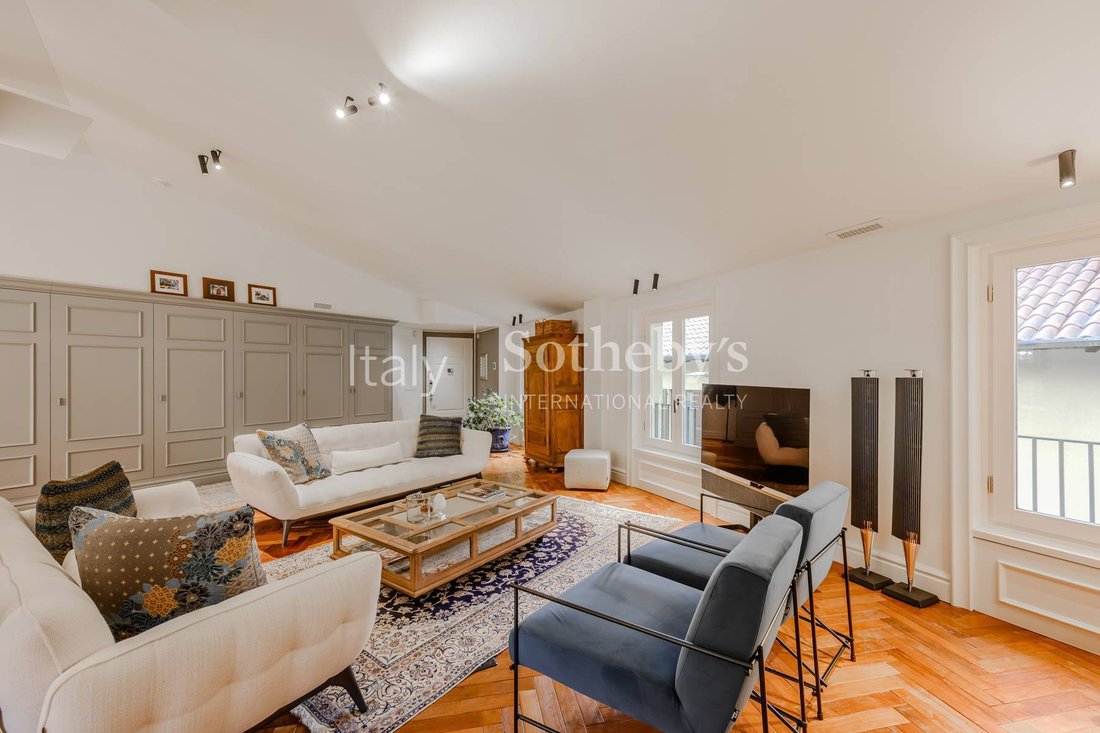 Apartment in Center, Varese, Lombardy 4 - 16532733