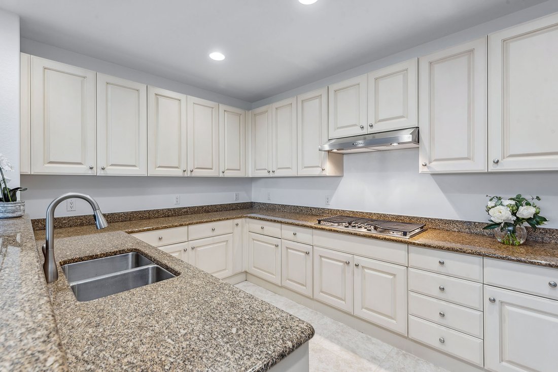 Condo in Naples, Florida, United States 3 - 16531837