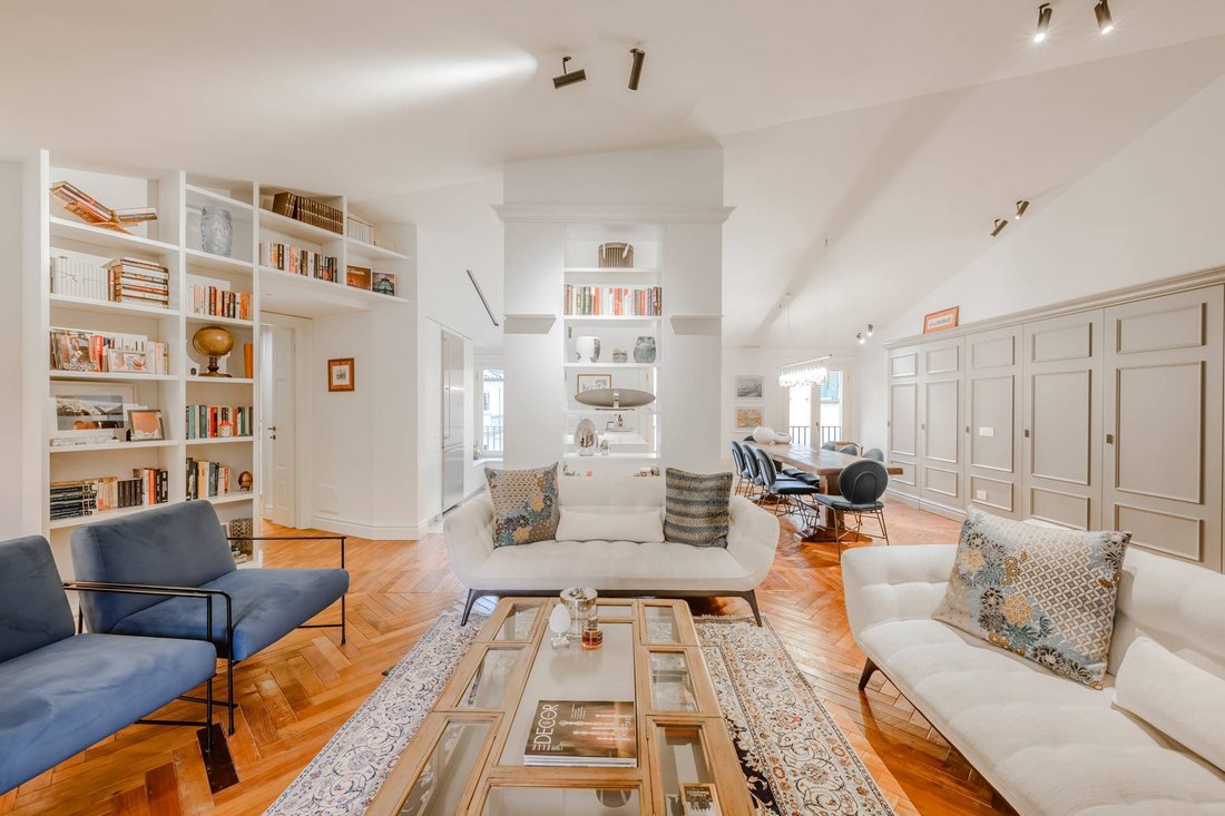 Apartment in Center, Varese, Lombardy 1 - 16532733