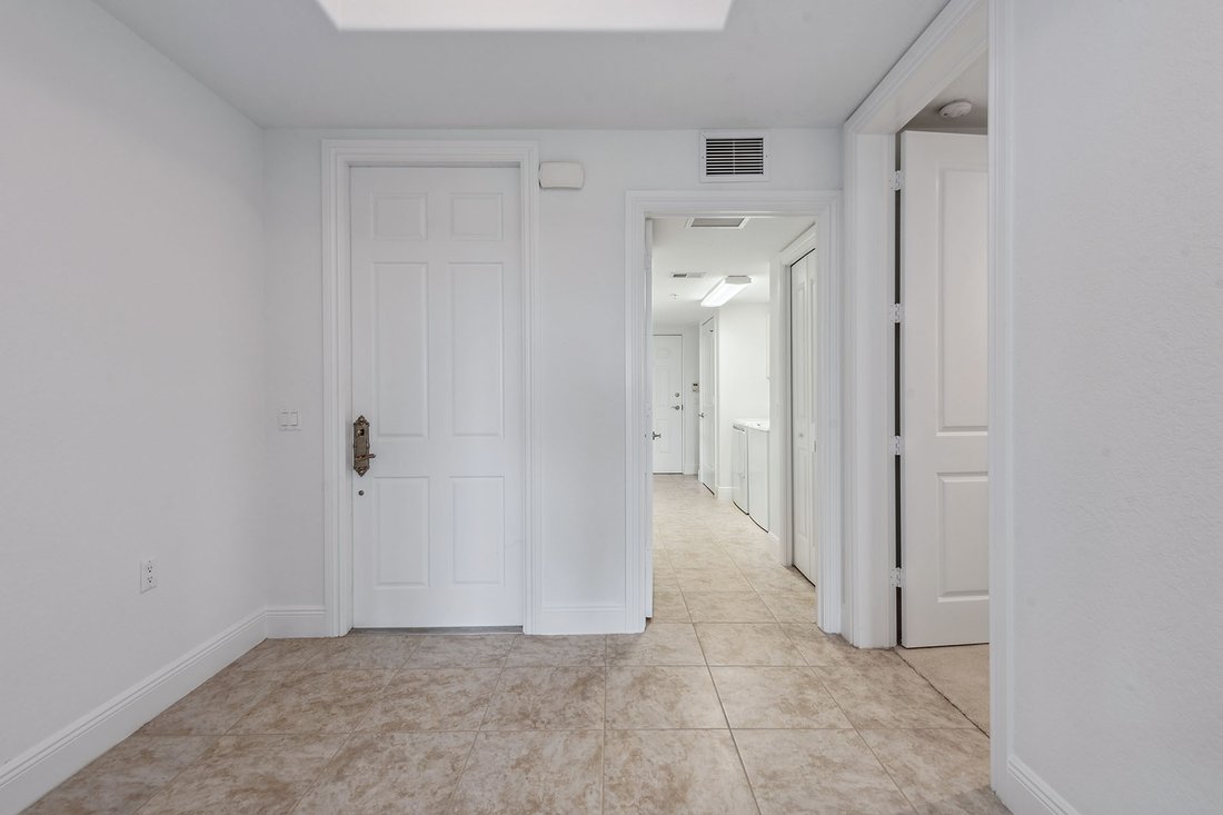 Condo in Naples, Florida, United States 4 - 16531837