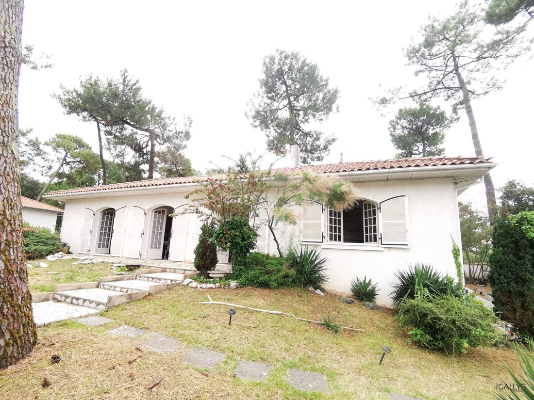 Villa in Nord Est Vallieres, Saint-Georges-de-Didonne, France 1 - 16532492