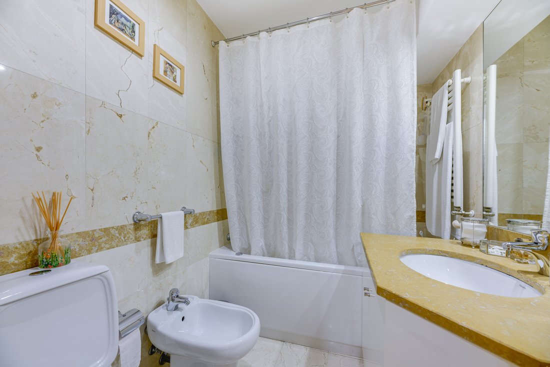 Apartment in Alvalade, Lisbon, Portugal 4 - 16536522