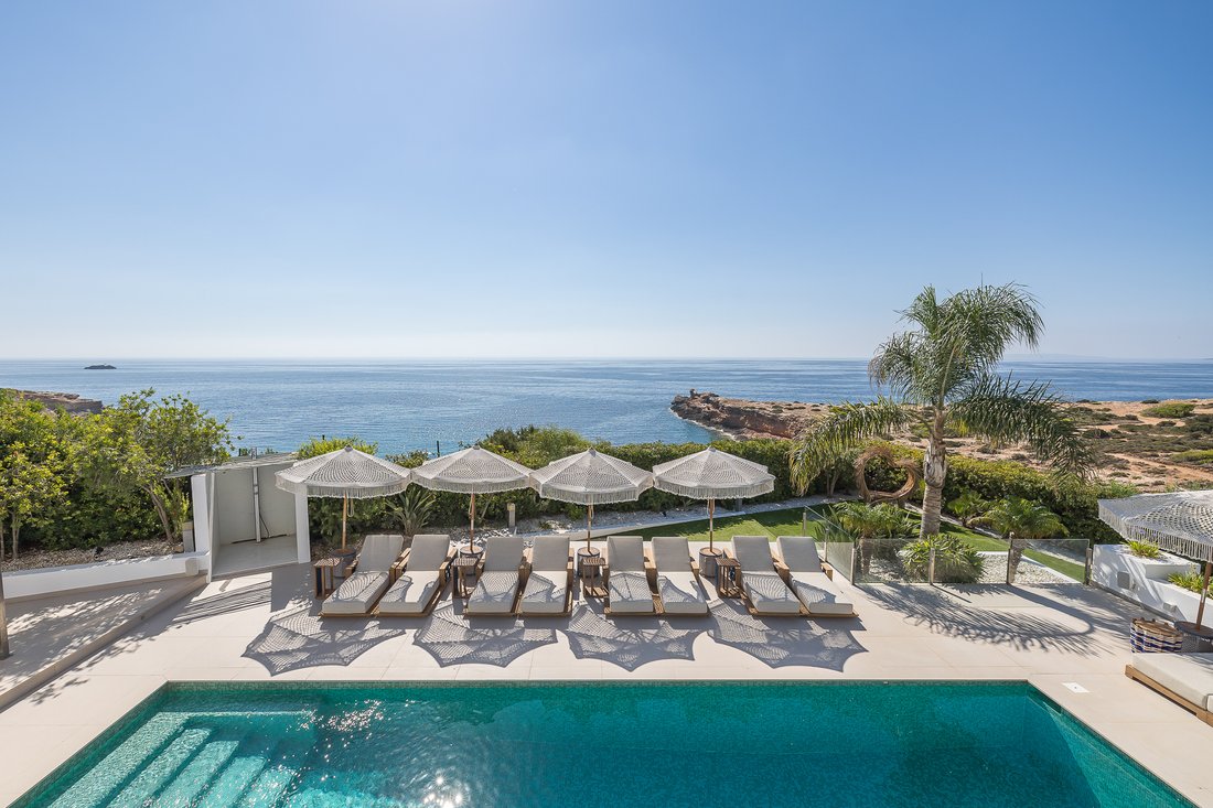 Villa in Cap Martinet, Santa Eularia des Riu, Balearic Islands 1 - 16534099