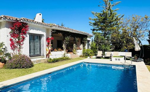 Villa in Estepona, Andalusien, Spanien 1