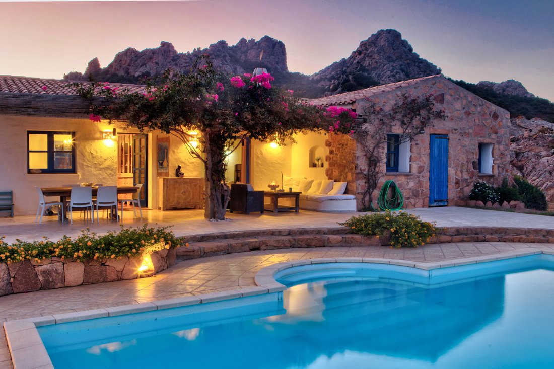 Villa à San Pantaleo, Olbia, Italie 1 - 16537249