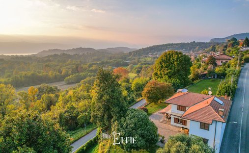 Villa in Besozzo, Lombardei, Italien 1