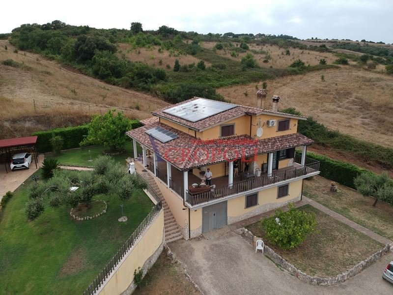 Villa in Anguillara Sabazia, Lazio, Italy 1 - 16536583