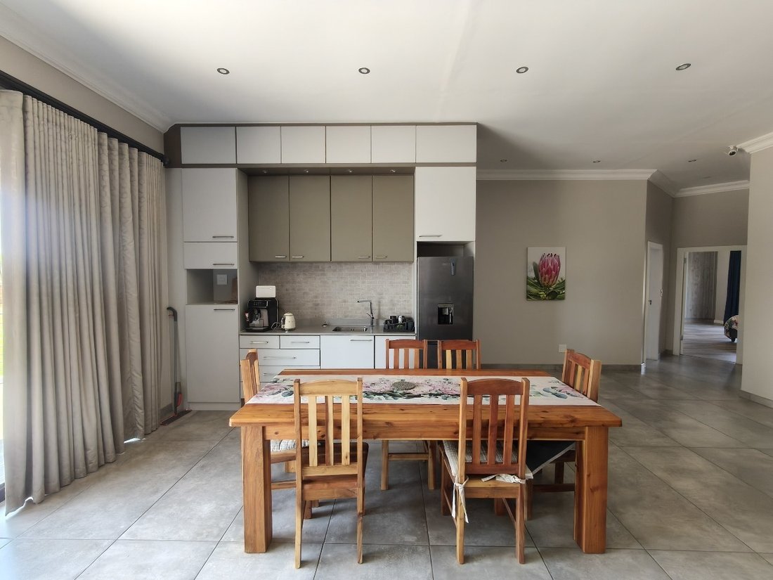 Estate in Rustenburg, North West, South Africa 4 - 16533865