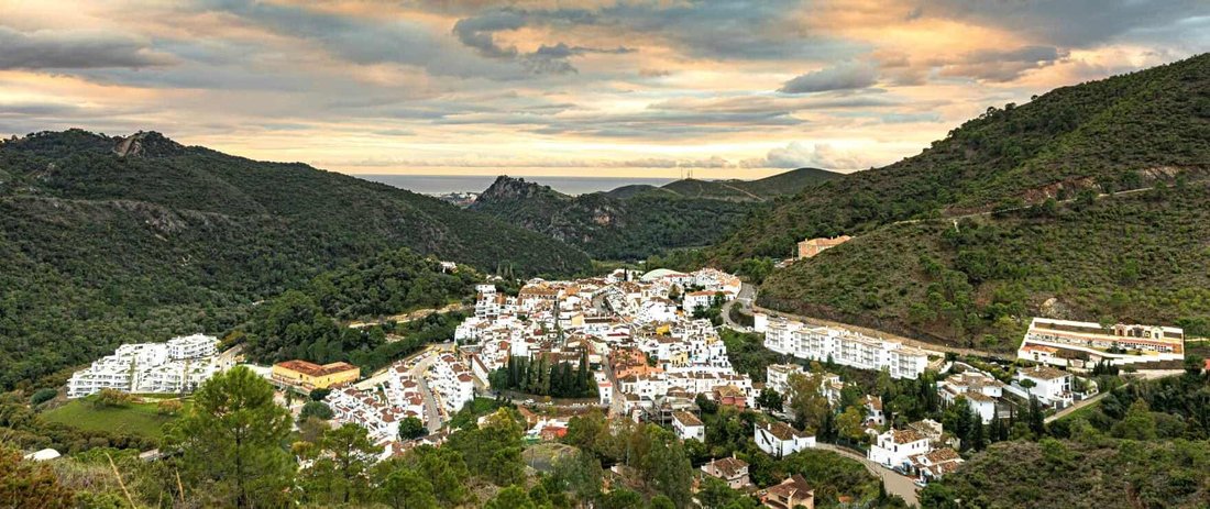 Apartment in Benahavis, Andalusia, Spain 3 - 16536641