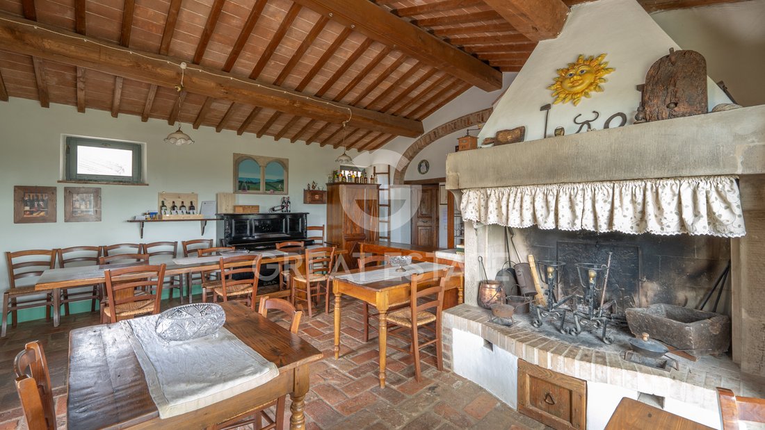 Estate in Asciano, Tuscany, Italy 5 - 16534583