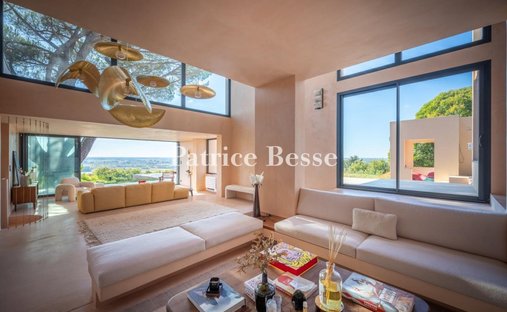 Castle for Sale in Langoiran, Nouvelle-Aquitaine, France