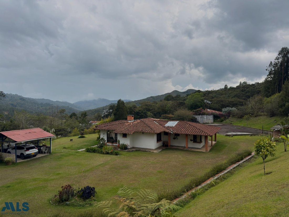 Finca in Los Salados, Antioquia, Colombia 1 - 16536803