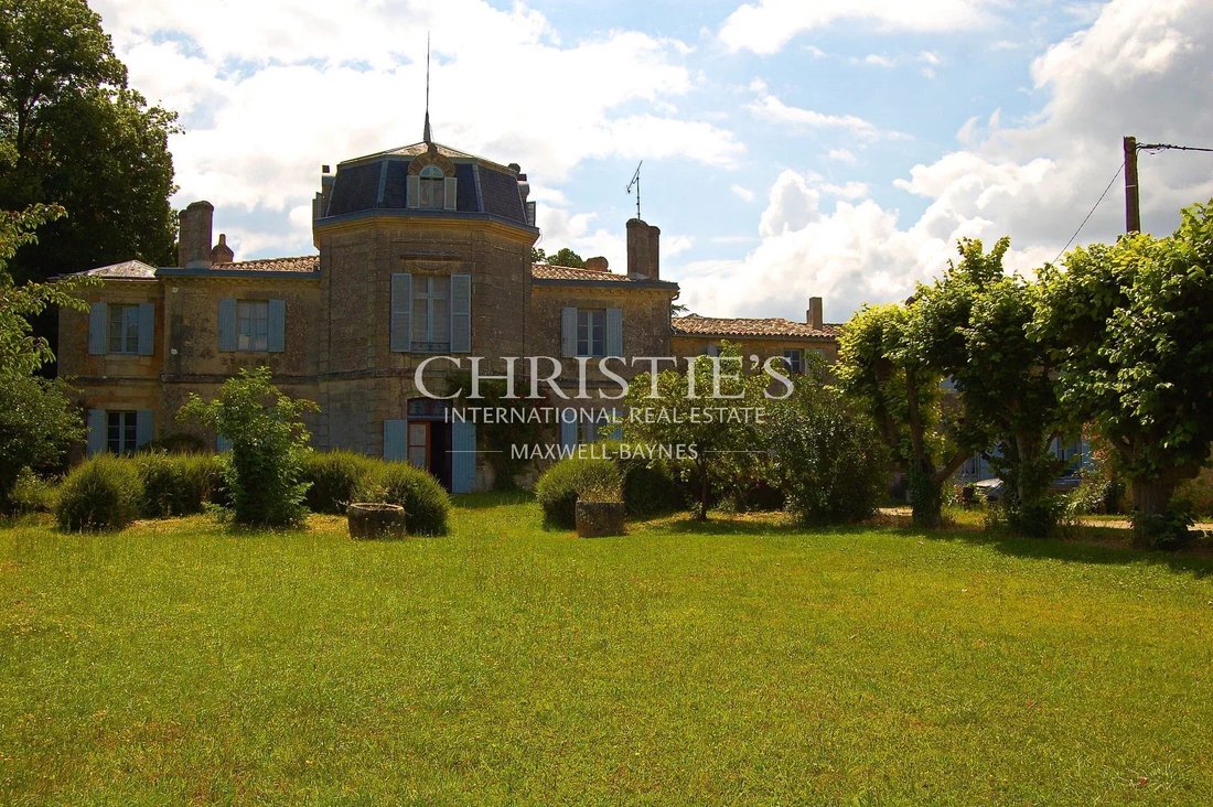 Estate in Blaye, Nouvelle-Aquitaine, France 4 - 16533286