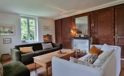 2h From Paris, In The Heart Of The Pays D’auge Area. A Listed 16th /18th Century Chateau Set In Abou