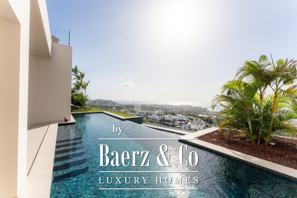 Villa in Costa Adeje, Adeje, Canary Islands 1 - 16534841