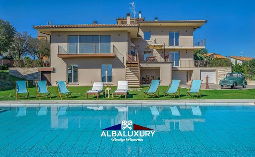 Villa in Foiano della Chiana, Tuscany, Italy 1