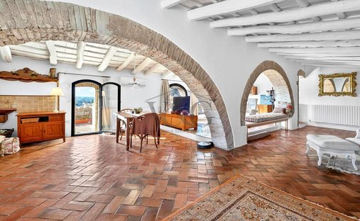 Villa in Regent, Catalonia, Spain 1