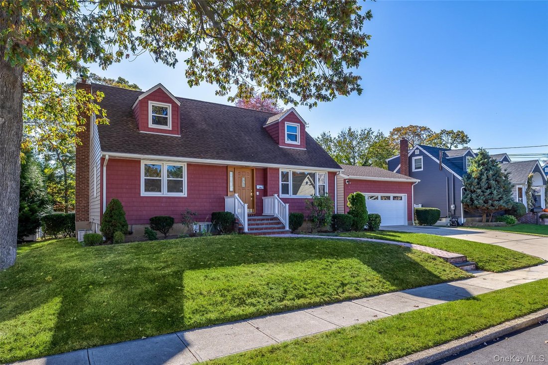 House in Bellmore, New York, United States 1 - 16534933
