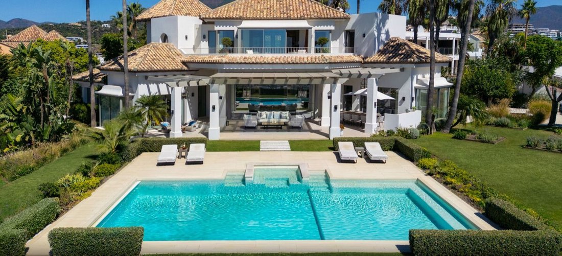 Villa in Benahavis, Andalusia, Spain 1 - 16533086