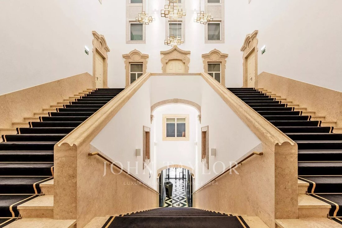 Apartment in Misericordia, Lisbon, Portugal 3 - 16534389