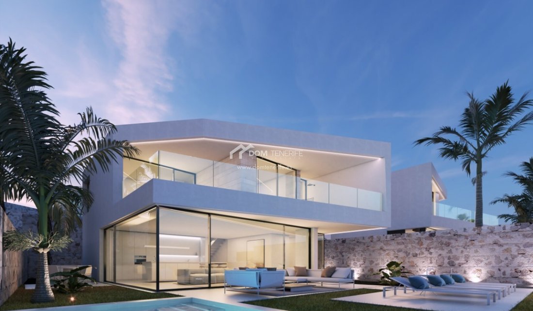 Villa in Los Cristianos, Canary Islands, Spain 2 - 16534541