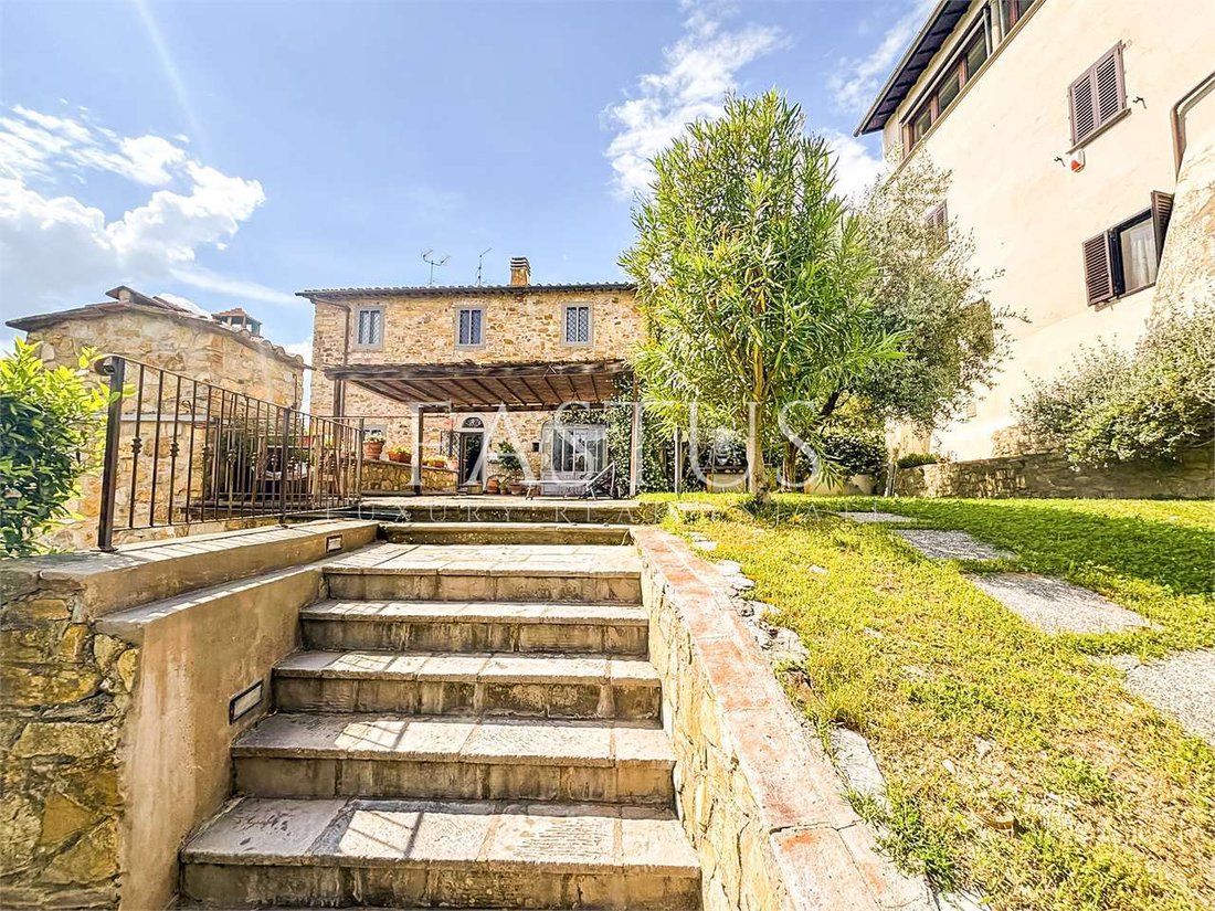 Villa in Two Roads - San Gaggio, Florence, Italy 3 - 16534804